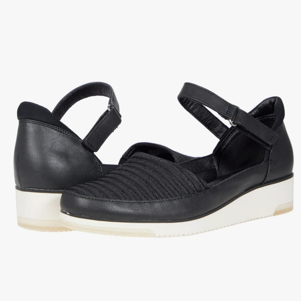 BareTraps Harmony Women's Flats & Oxfords Black  Size 10